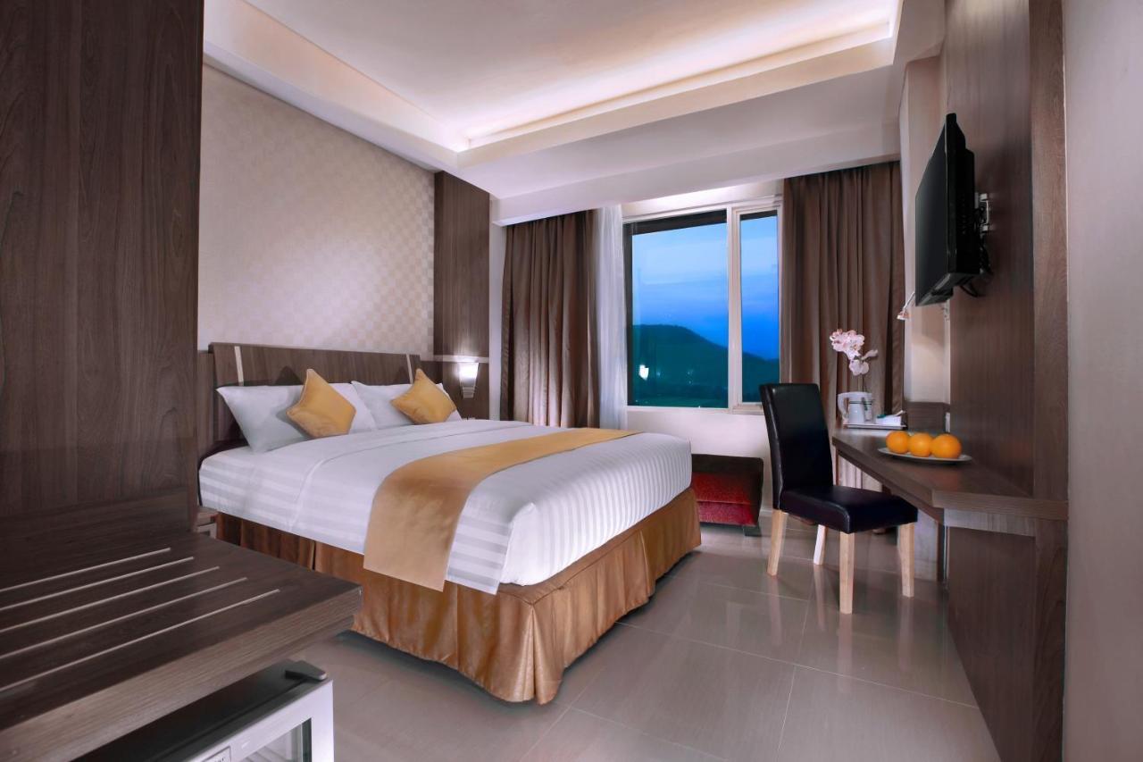 Aston Lampung City Hotel Bandar Lampung Exterior foto