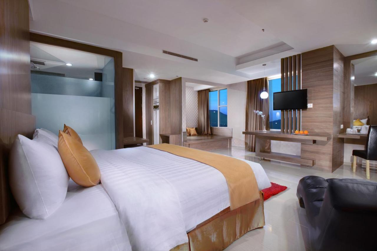 Aston Lampung City Hotel Bandar Lampung Exterior foto
