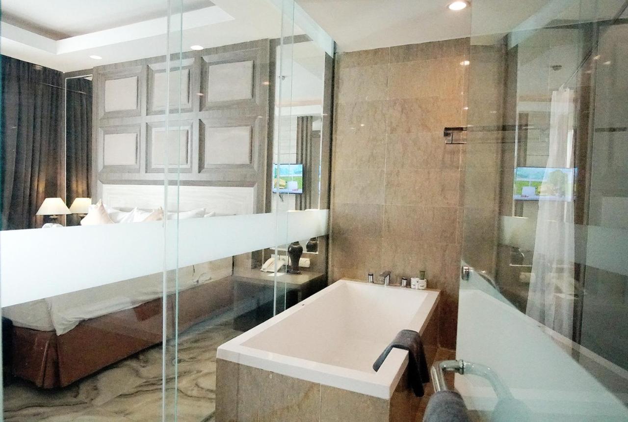 Aston Lampung City Hotel Bandar Lampung Exterior foto