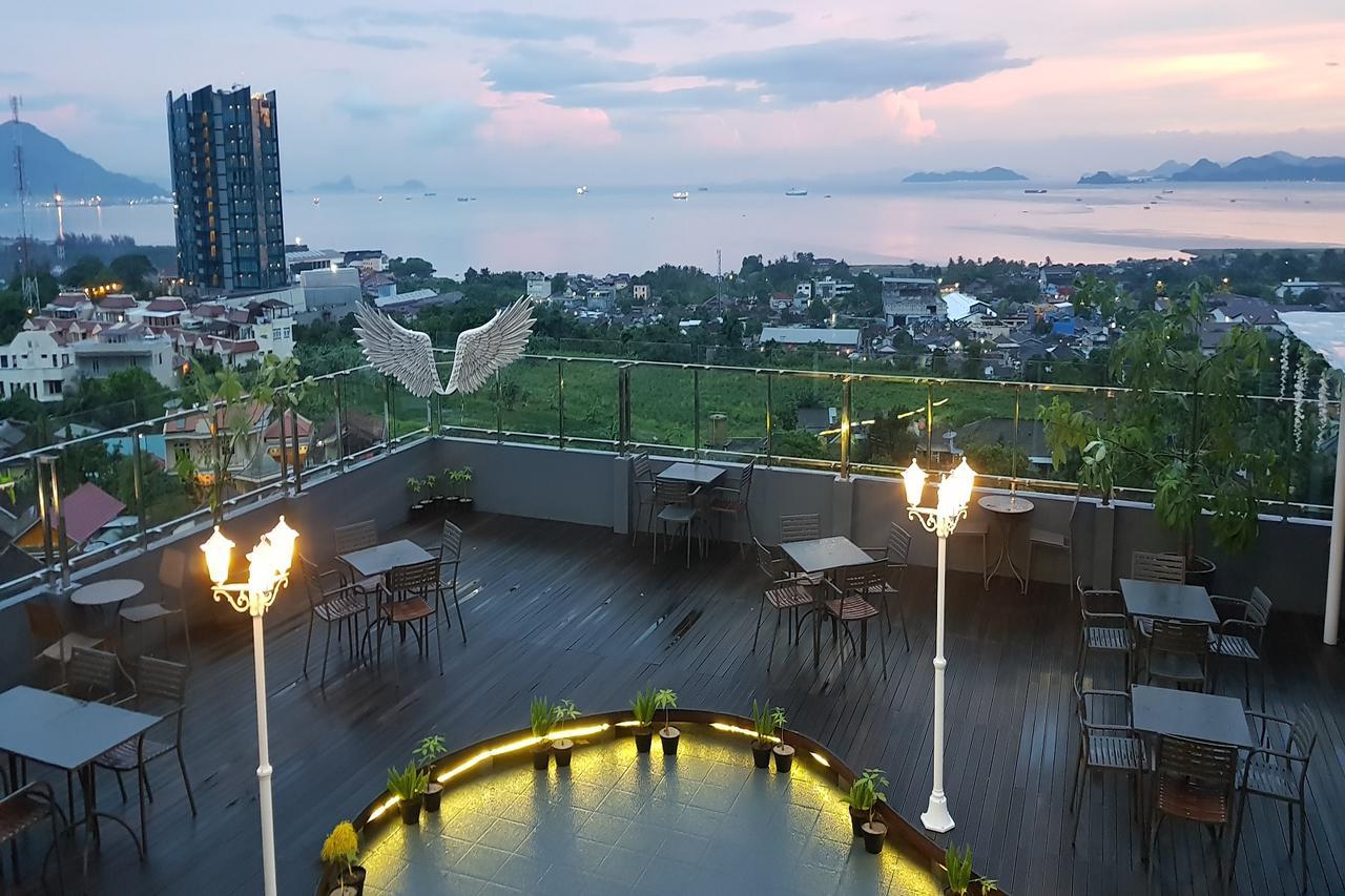 Aston Lampung City Hotel Bandar Lampung Exterior foto